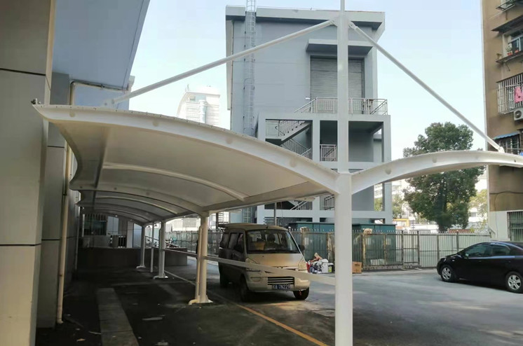 2022年新款雙開膜結構停車棚